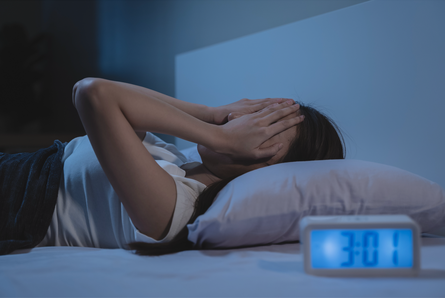 睡眠品質如何改善?了解睡不好的5大原因!LightFIT呵睏EXCBD好眠膠囊,富含β-石竹烯放鬆內源性大麻素系統,幫助你解決失眠困擾,